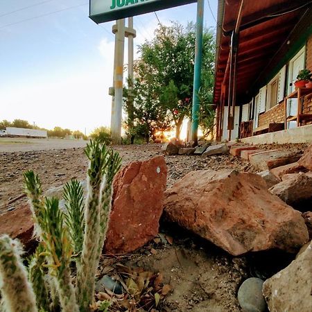 Hotel Juanita Puelches エクステリア 写真